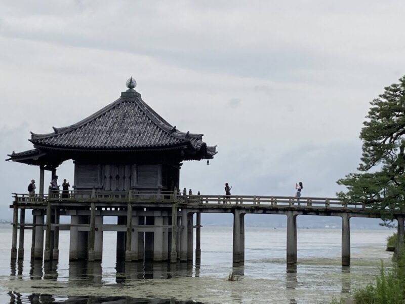 琵琶湖から眺めた浮御堂