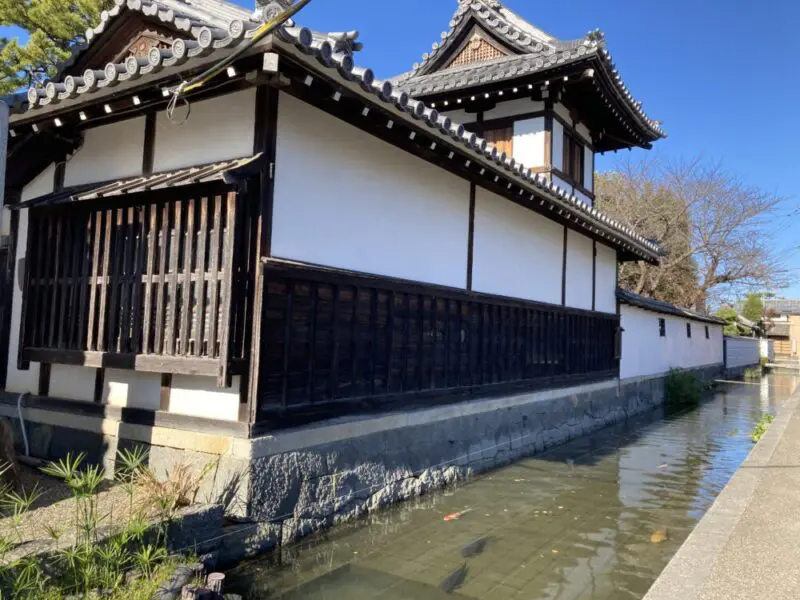 五個荘観光～近江商人ゆかりの地・土蔵の白壁と舟板塀が美しい